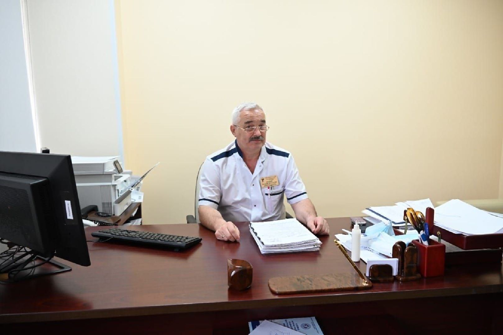 профессия: праздник; медицина; биография; врачи