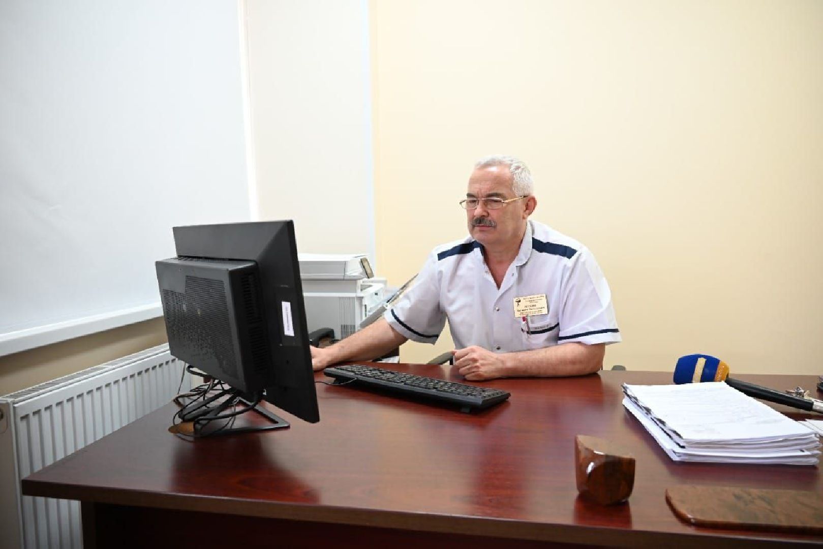 профессия: праздник; медицина; биография; врачи