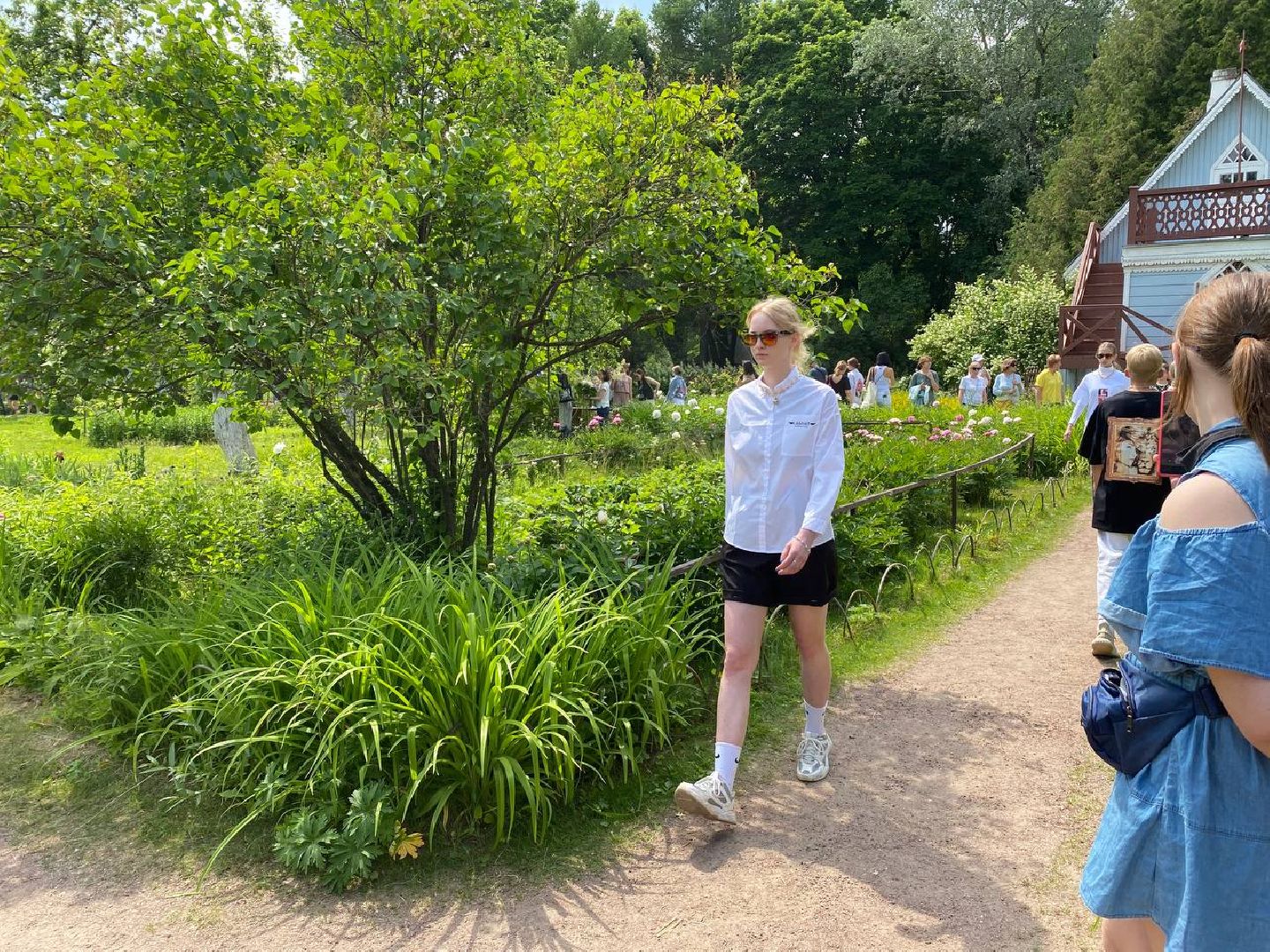 Чехов, культура, показ мод, пионы, Мелихово, Пиономания, дети, дизайнер