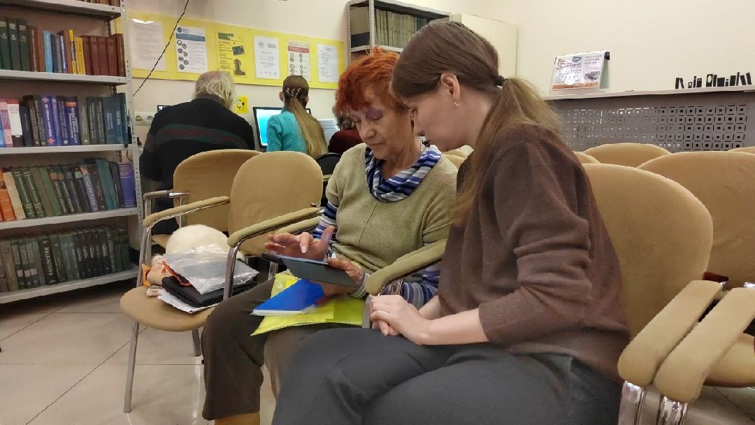 Пушкино, Пушкинский, Библиотека, Активное долголетие, нейросеть, компьютерная грамотность, пожилые люди