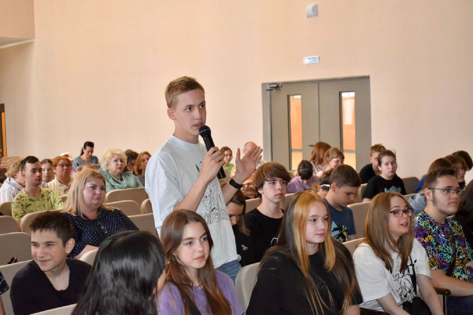 Балашиха, Подмосковье, школы, умные каникулы, 100 вопросов лидеру, депутаты, Тарас Ефимов