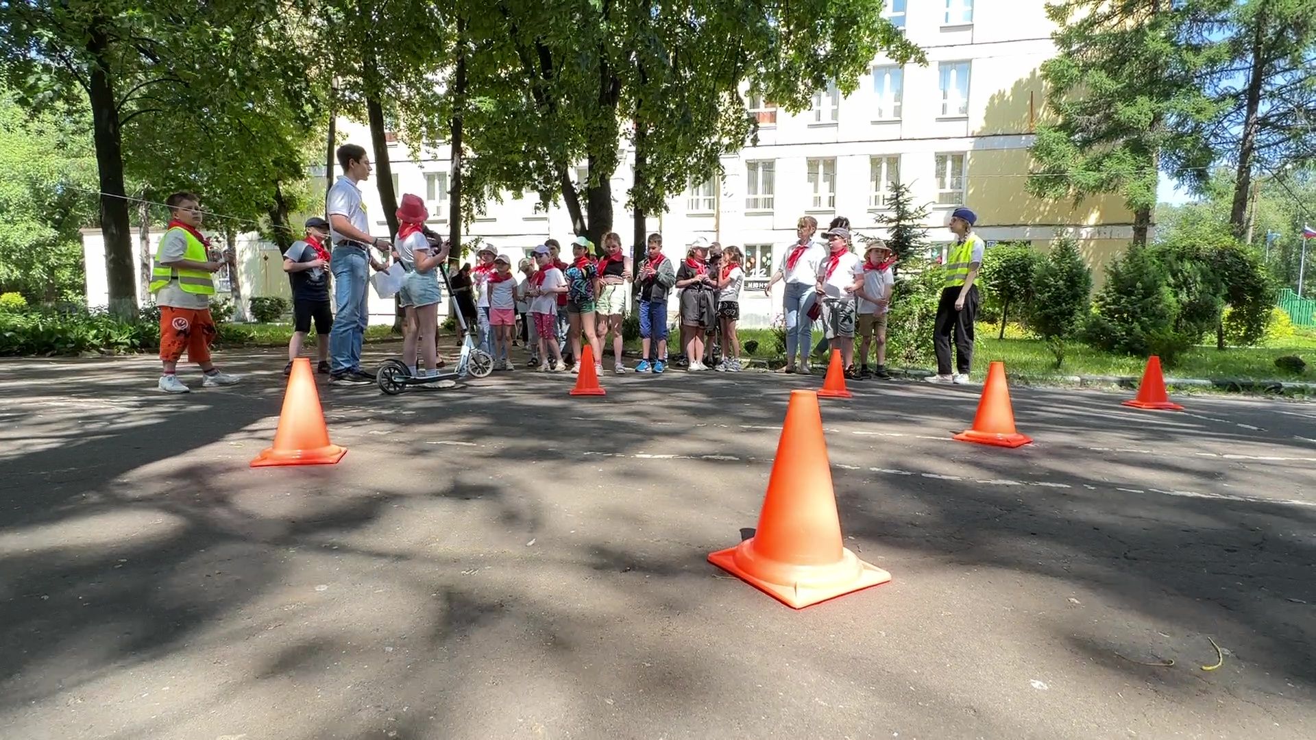 Реутов, ГИБДД, квест, игра, правила дорожного движения, школьники