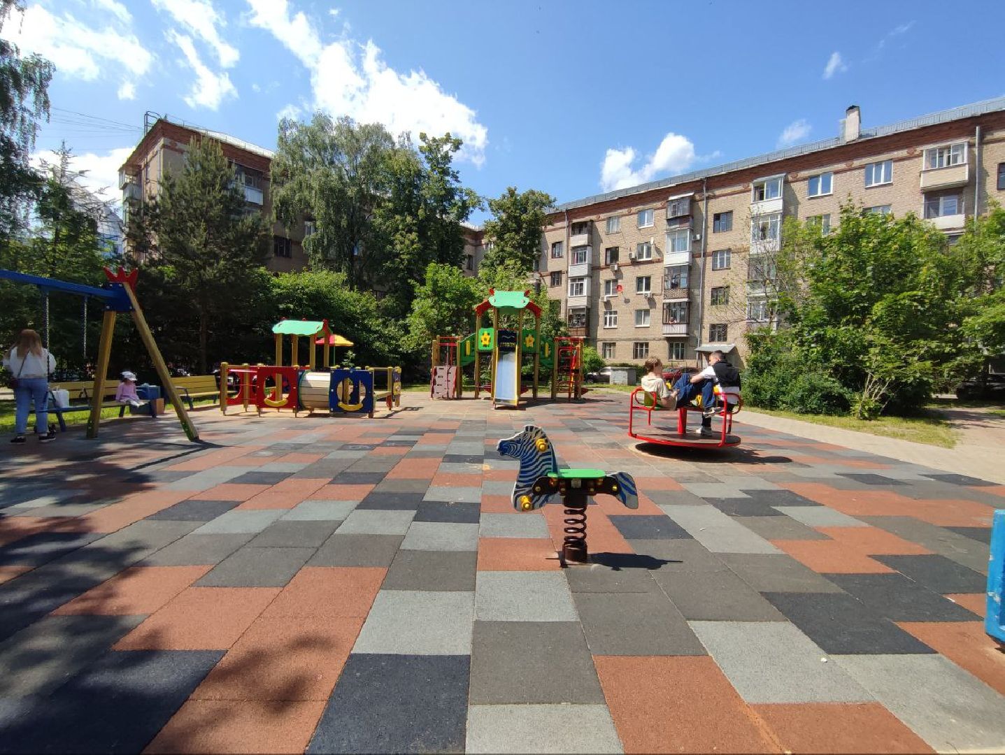 ГУСТ, Мытищи, живые изгороди, детские площадки