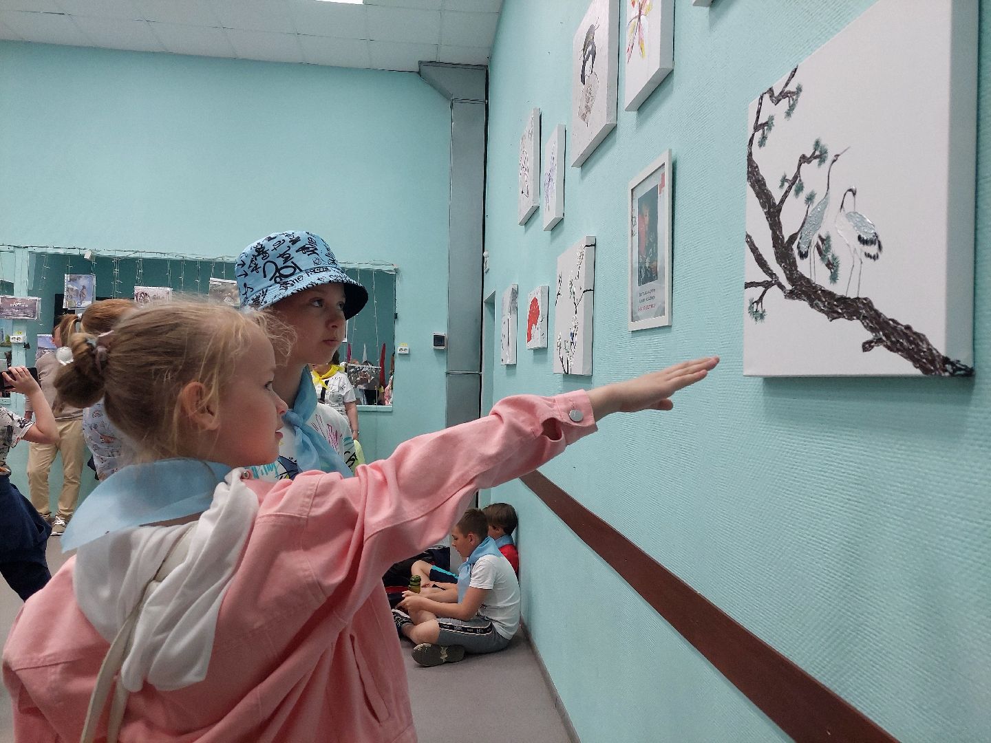 выставка картин, СВО, культура, общество