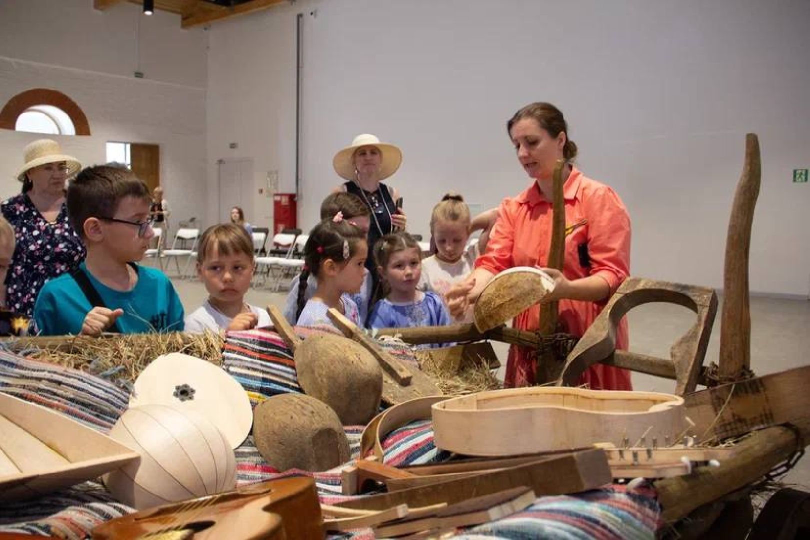 шиховские мастера, культура, народные промыслы, Шихово, гитара, домра, балалайка