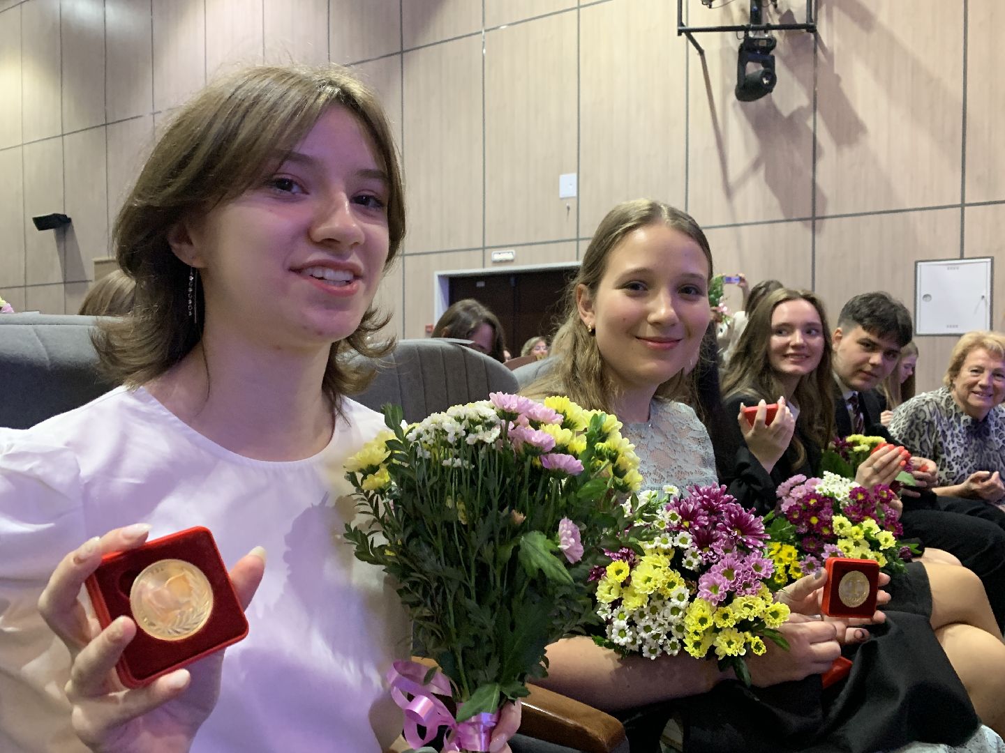 Балашиха, Подмосковье, бал медалистов, выпускники 2023, мультибалльники, премии, Доминик Джокер