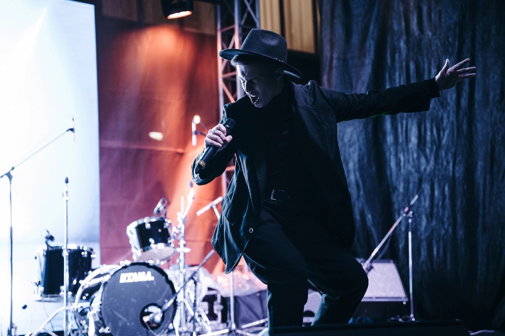 Певец, вокалист, блогер, режиссёр, проекты