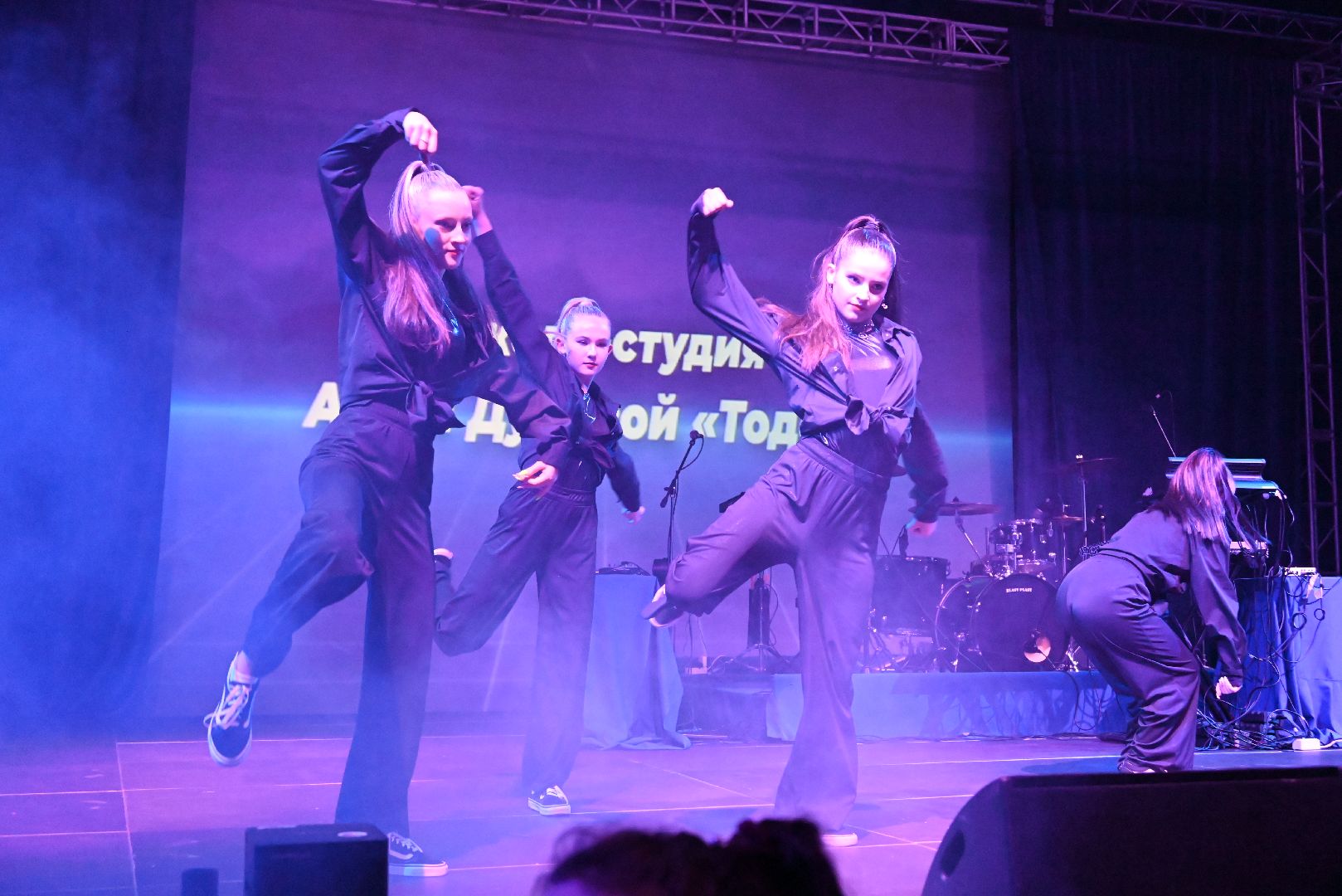 выпускной; видное; выпускники; праздник