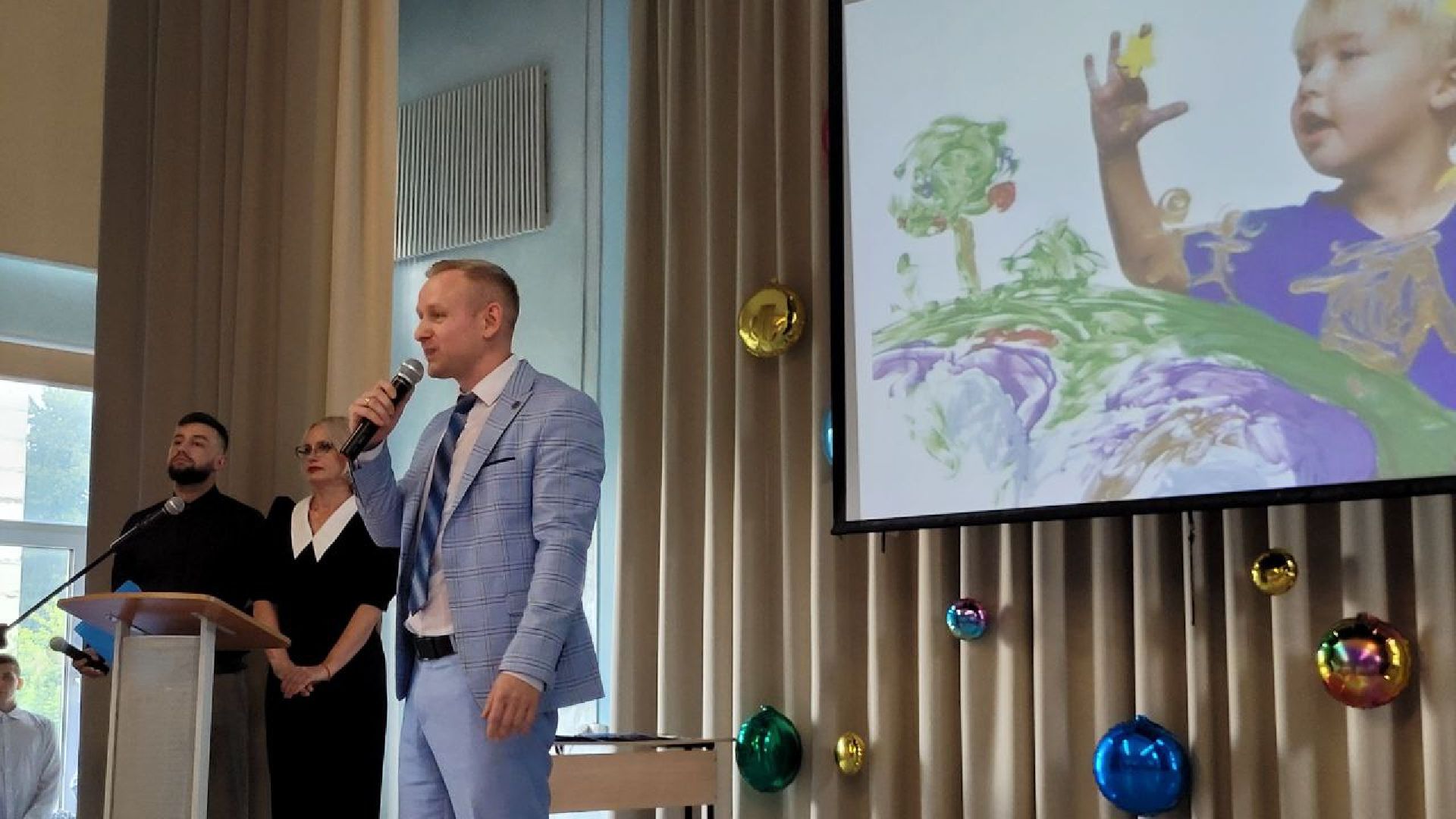 выпускники; студенты; экзамены; будущее; ленинский округ