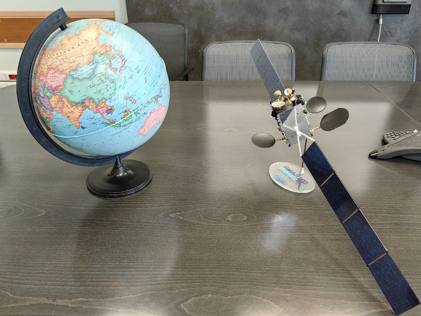 Связь, спутник, морской путь, экипаж, интернет