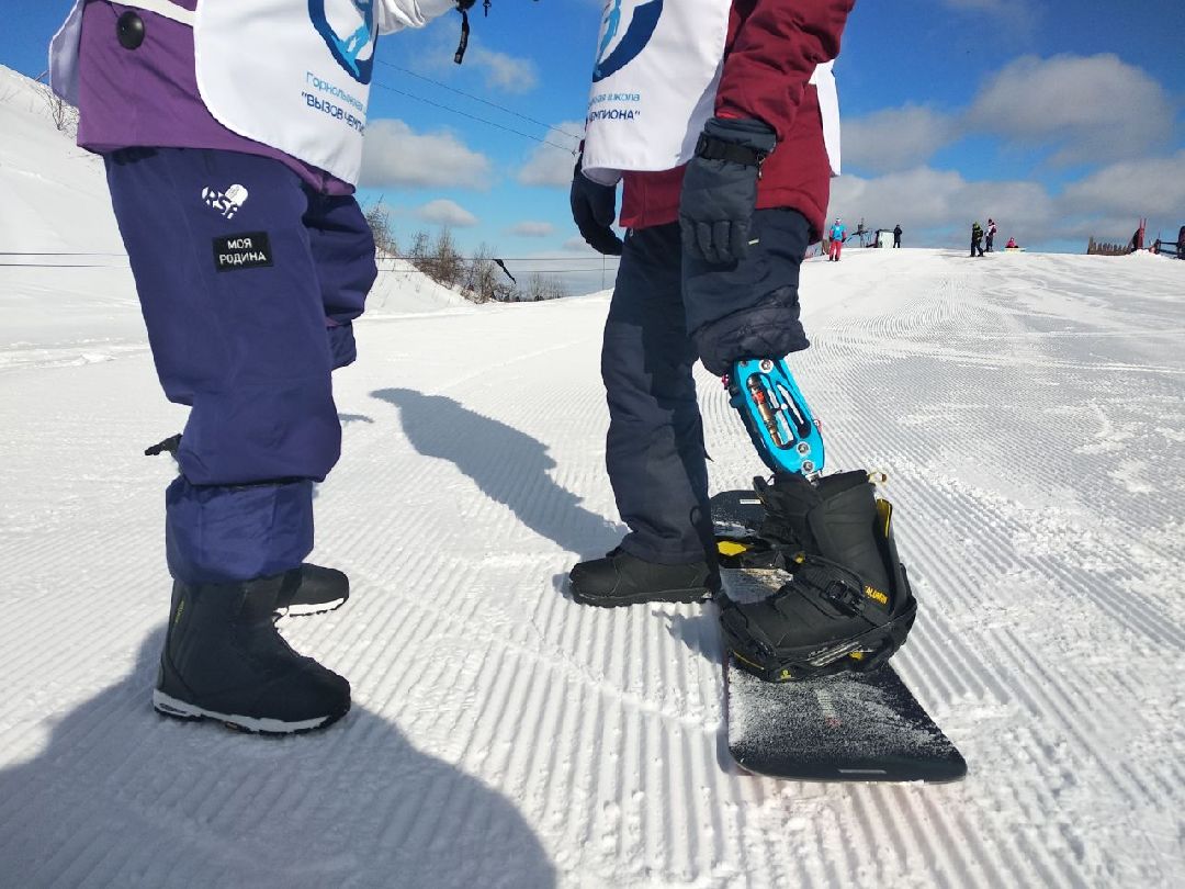 Дмитров, Шуколово, Клуб Леонида Тягачева, Горнолыжная школа