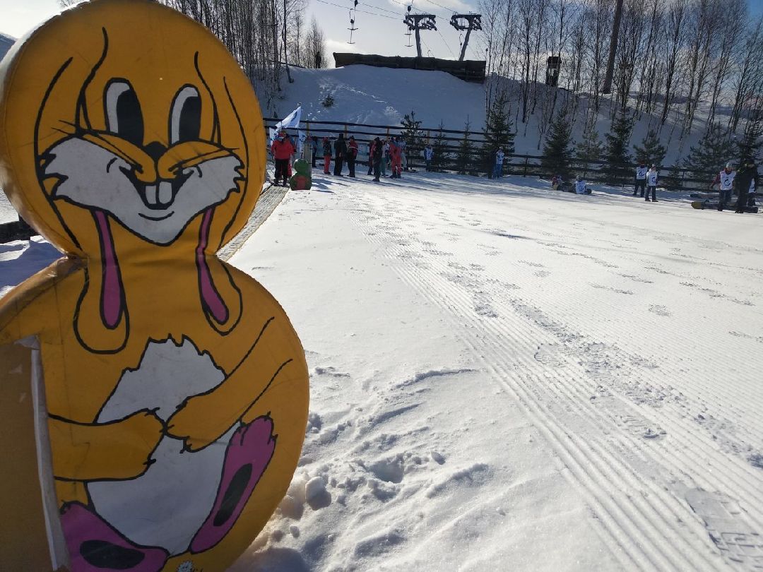 Дмитров, Шуколово, Клуб Леонида Тягачева, Горнолыжная школа