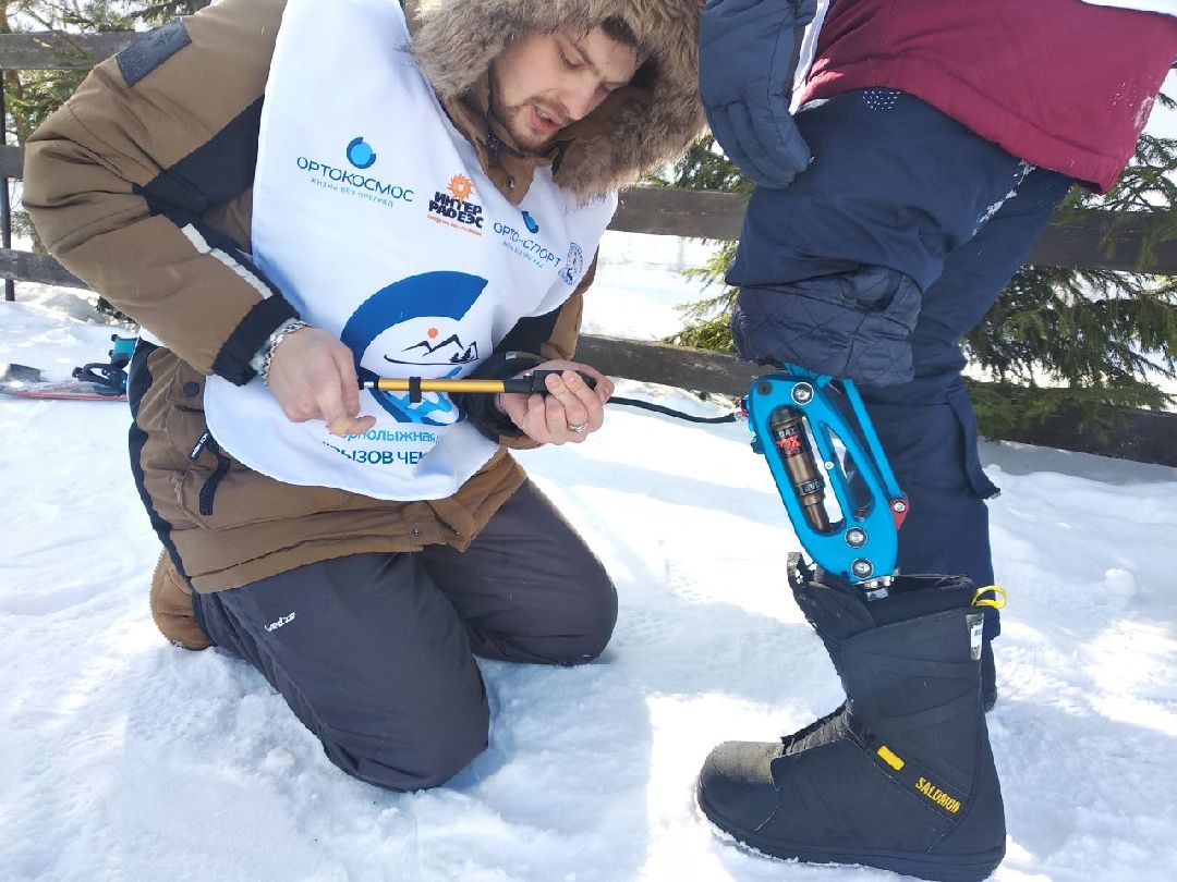 Дмитров, Шуколово, Клуб Леонида Тягачева, Горнолыжная школа