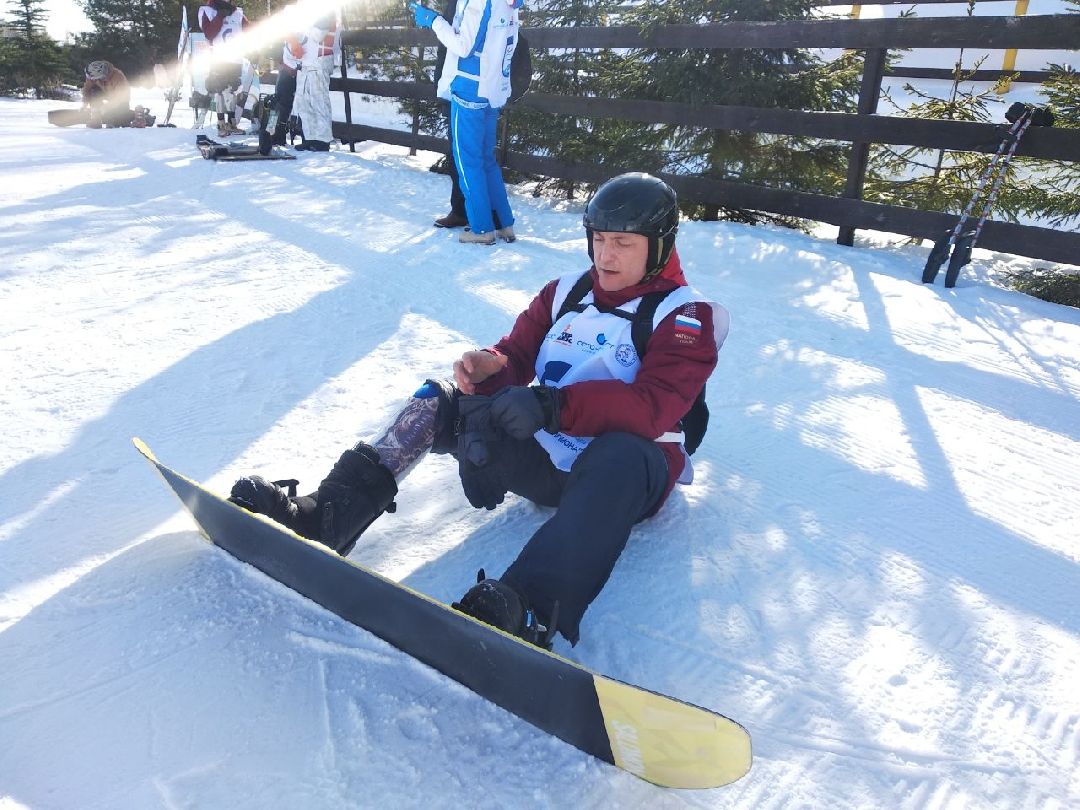 Дмитров, Шуколово, Клуб Леонида Тягачева, Горнолыжная школа