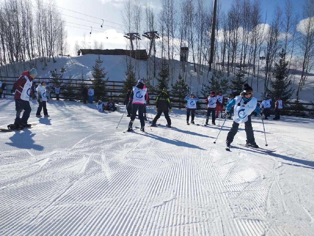 Дмитров, Шуколово, Клуб Леонида Тягачева, Горнолыжная школа