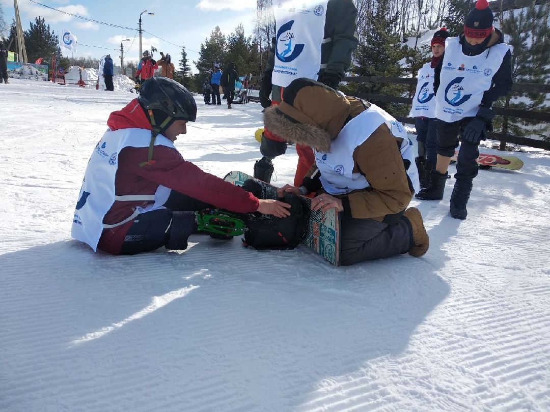 Дмитров, Шуколово, Клуб Леонида Тягачева, Горнолыжная школа