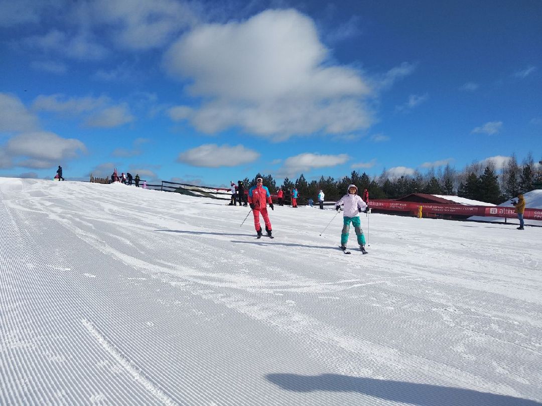 Дмитров, Шуколово, Клуб Леонида Тягачева, Горнолыжная школа