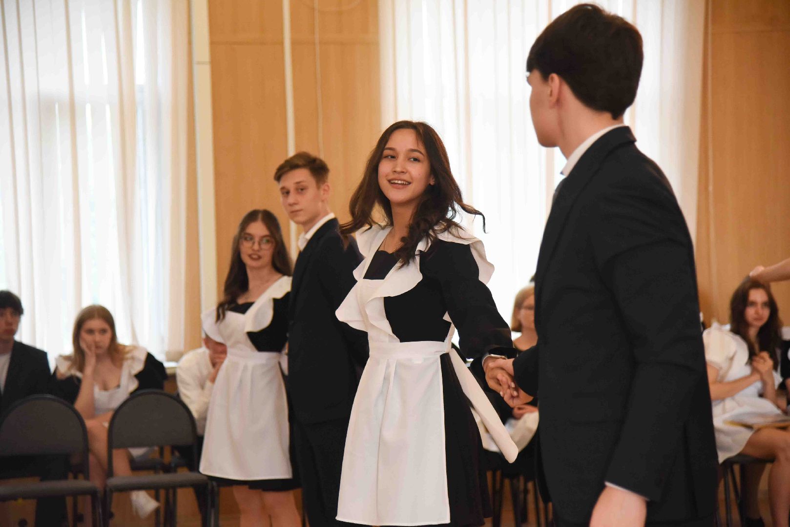 Химки, выпускной, аттестаты, праздник