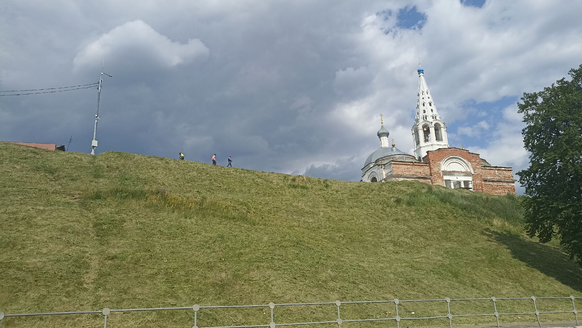 Серпухов, Подмосковье, благоустройство, покос травы, Соборная гора
