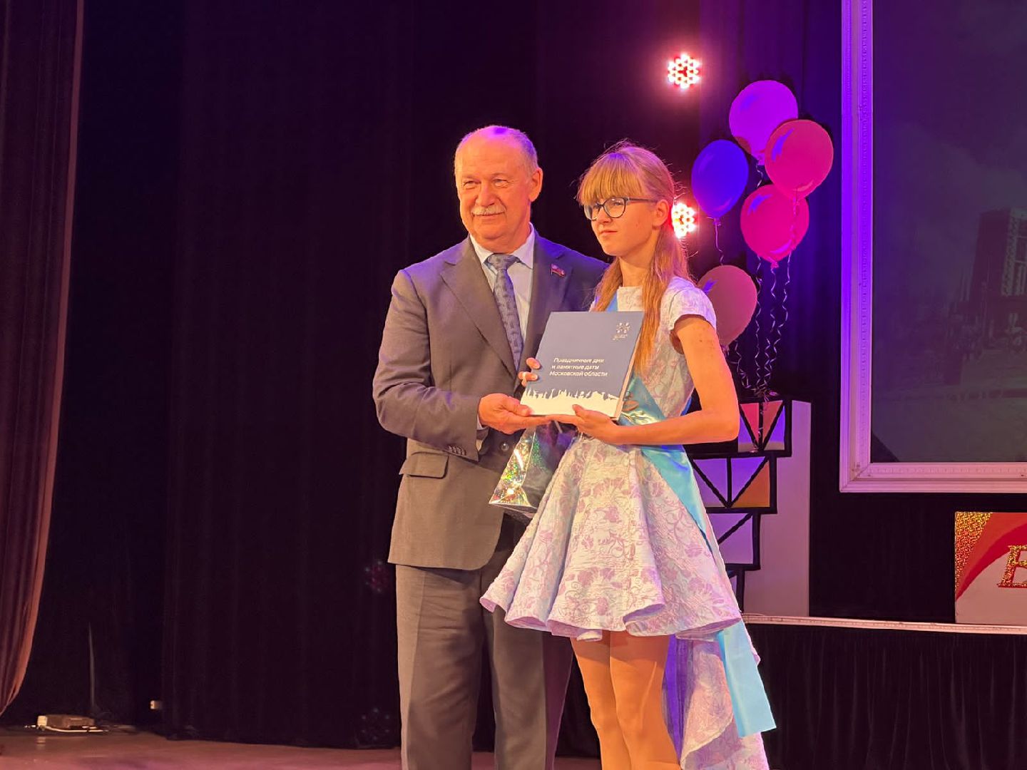 Выпускной бал, наряды выпускниц, Наро-Фоминск