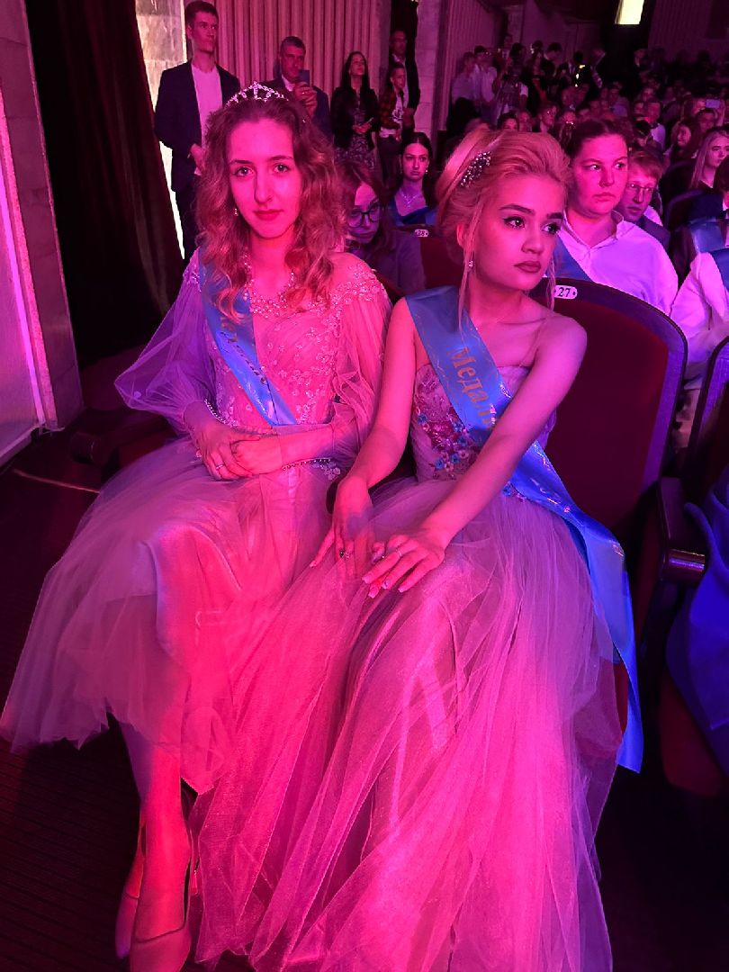 Выпускной бал, наряды выпускниц, Наро-Фоминск