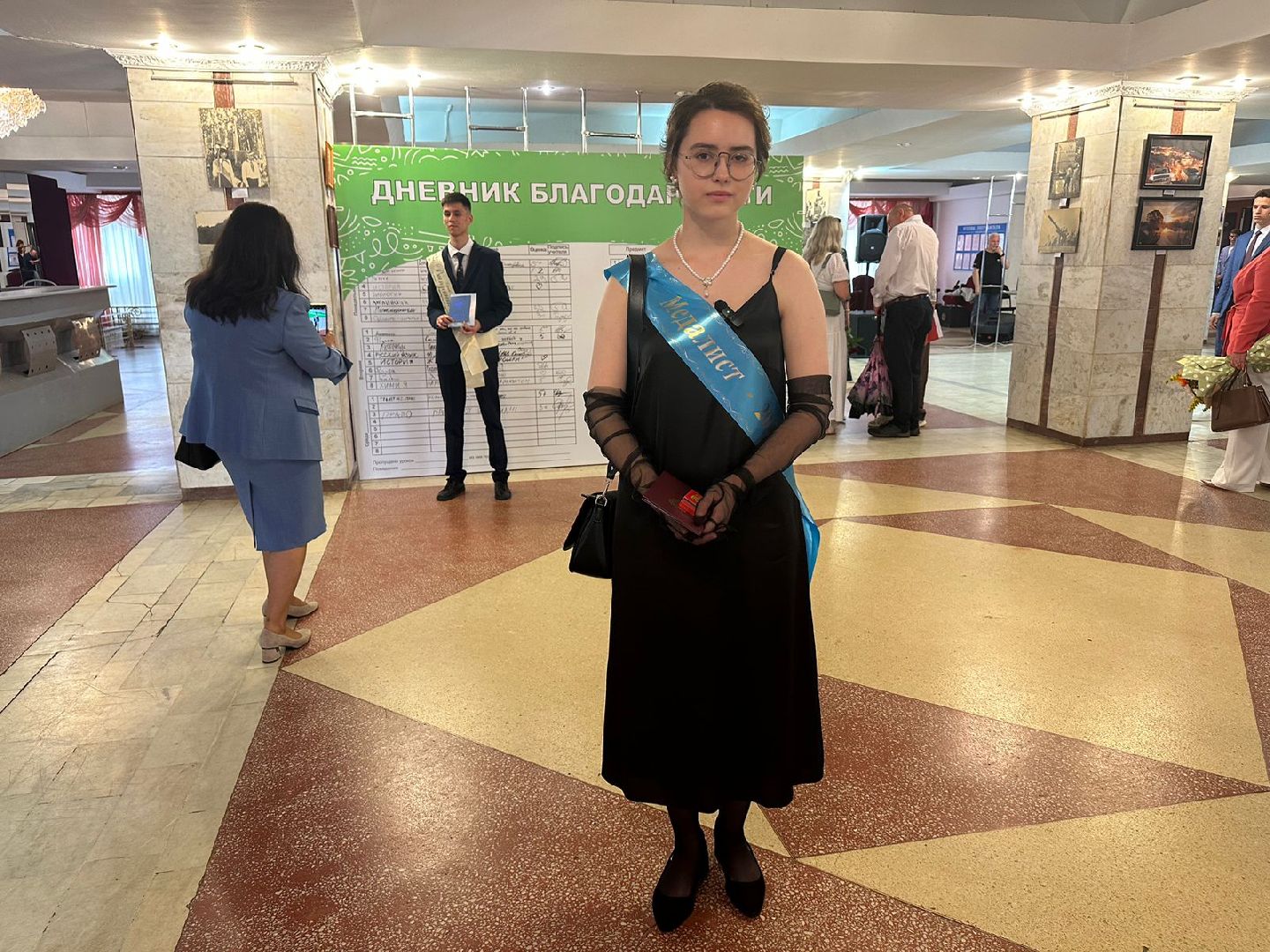 Выпускной бал, наряды выпускниц, Наро-Фоминск