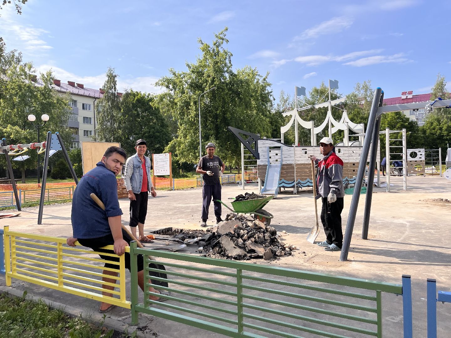 Шаховская, детские площадки, дети, двор