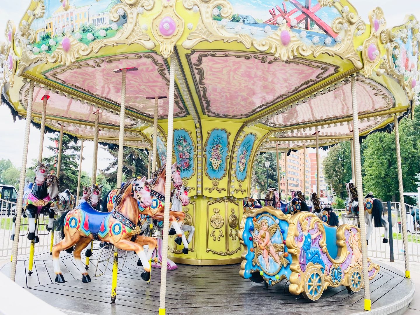 Домодедово, детский сквер, карусель