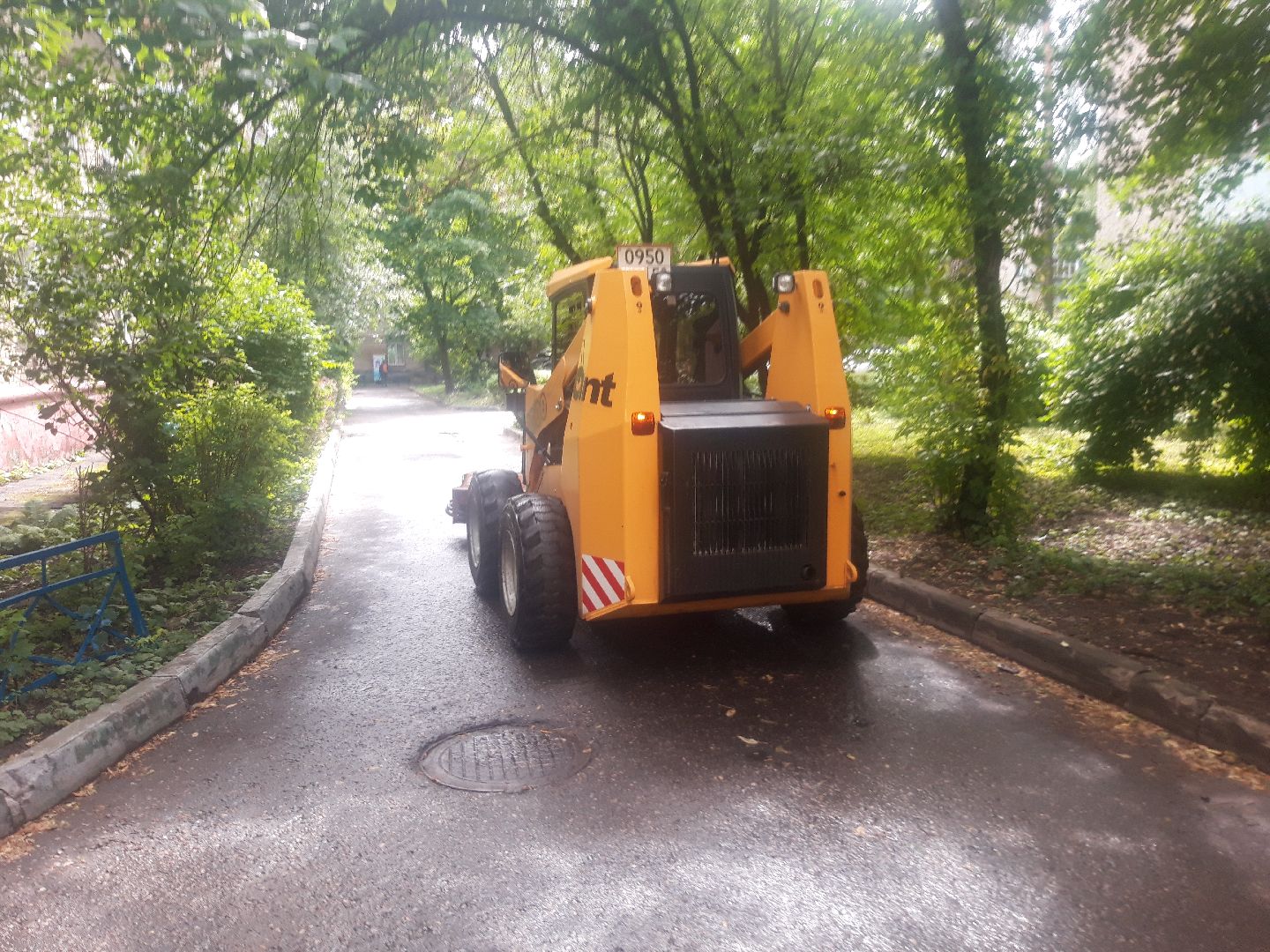 двор, доброе дело, дождь,