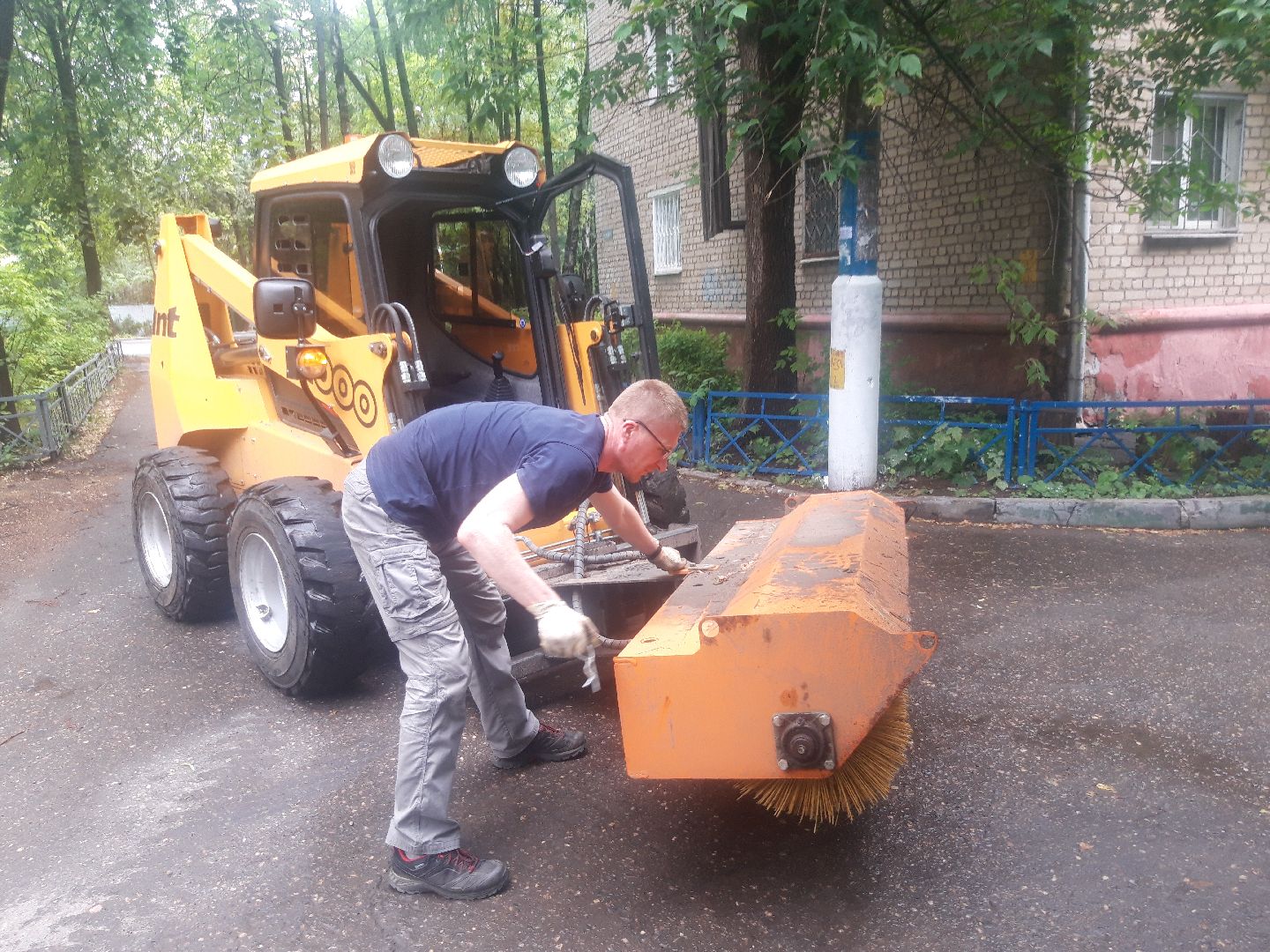 двор, доброе дело, дождь,