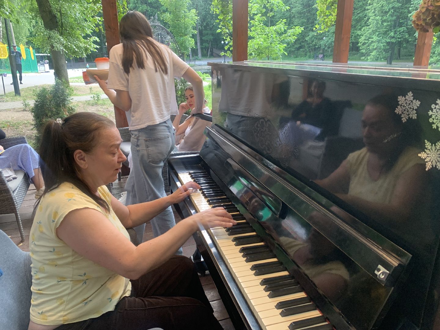Музыка, пианино, дело жизни, Городской парк, лето в подмосковье,