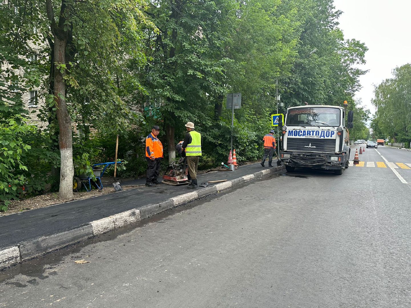 Новая дорога, ремонт дороги, уложили асфальт, сеть тротуаров, Наро-Фоминск
