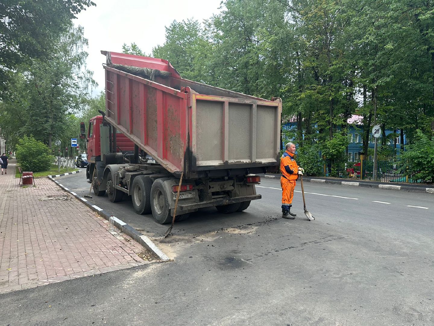 Новая дорога, ремонт дороги, уложили асфальт, сеть тротуаров, Наро-Фоминск