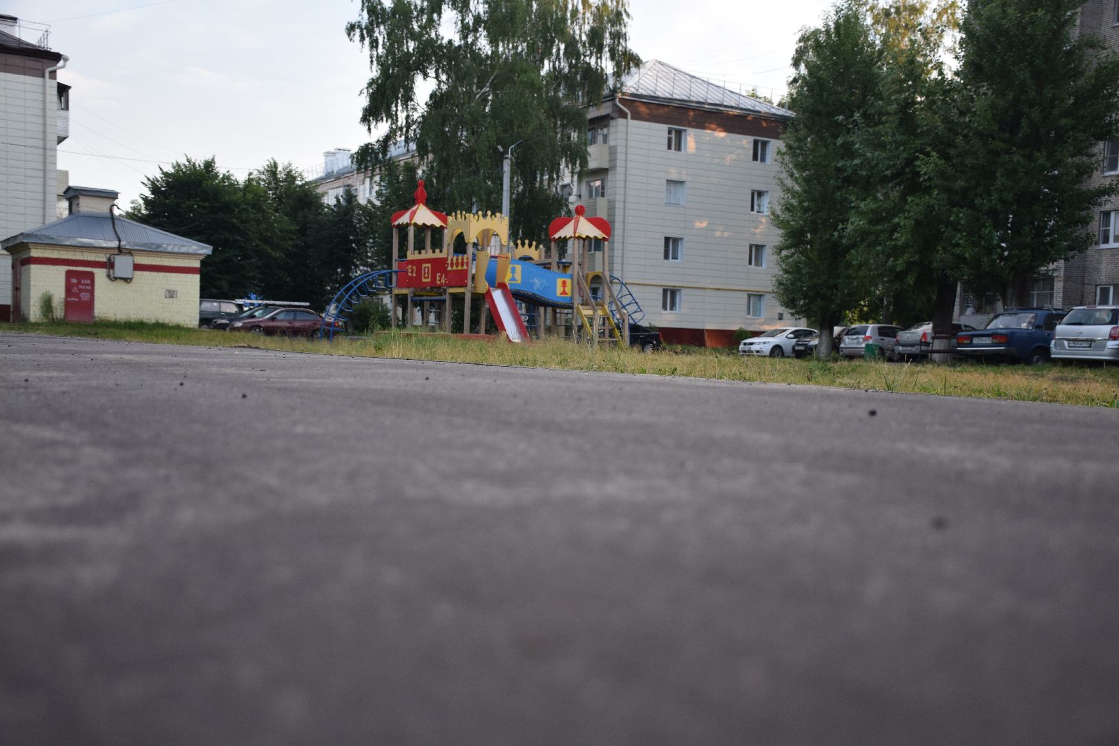 Электрогорск, городской округ Павловский Посад, дорога, тротуар, асфальт, тропа, пешком