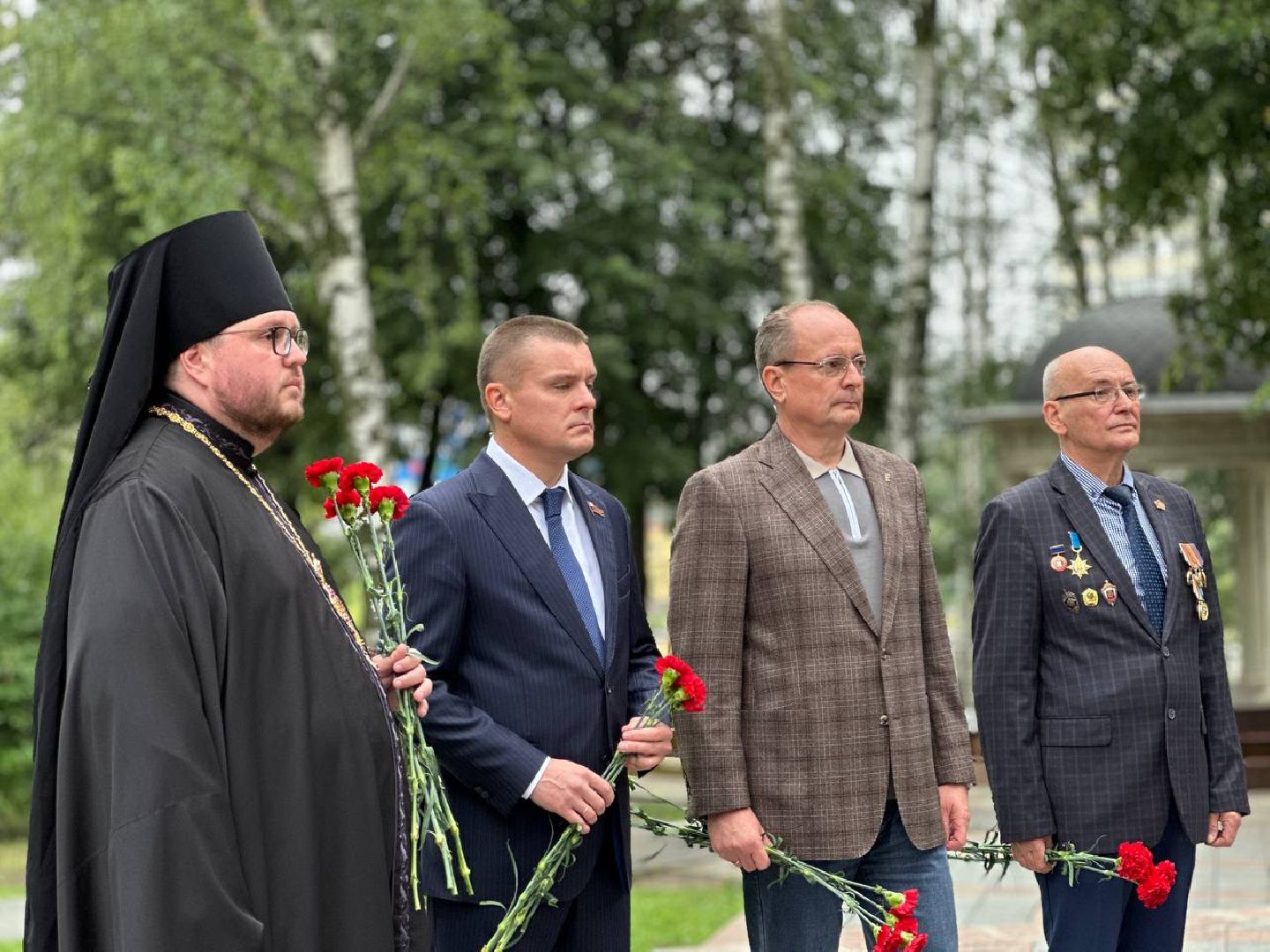 память; воины; видное;