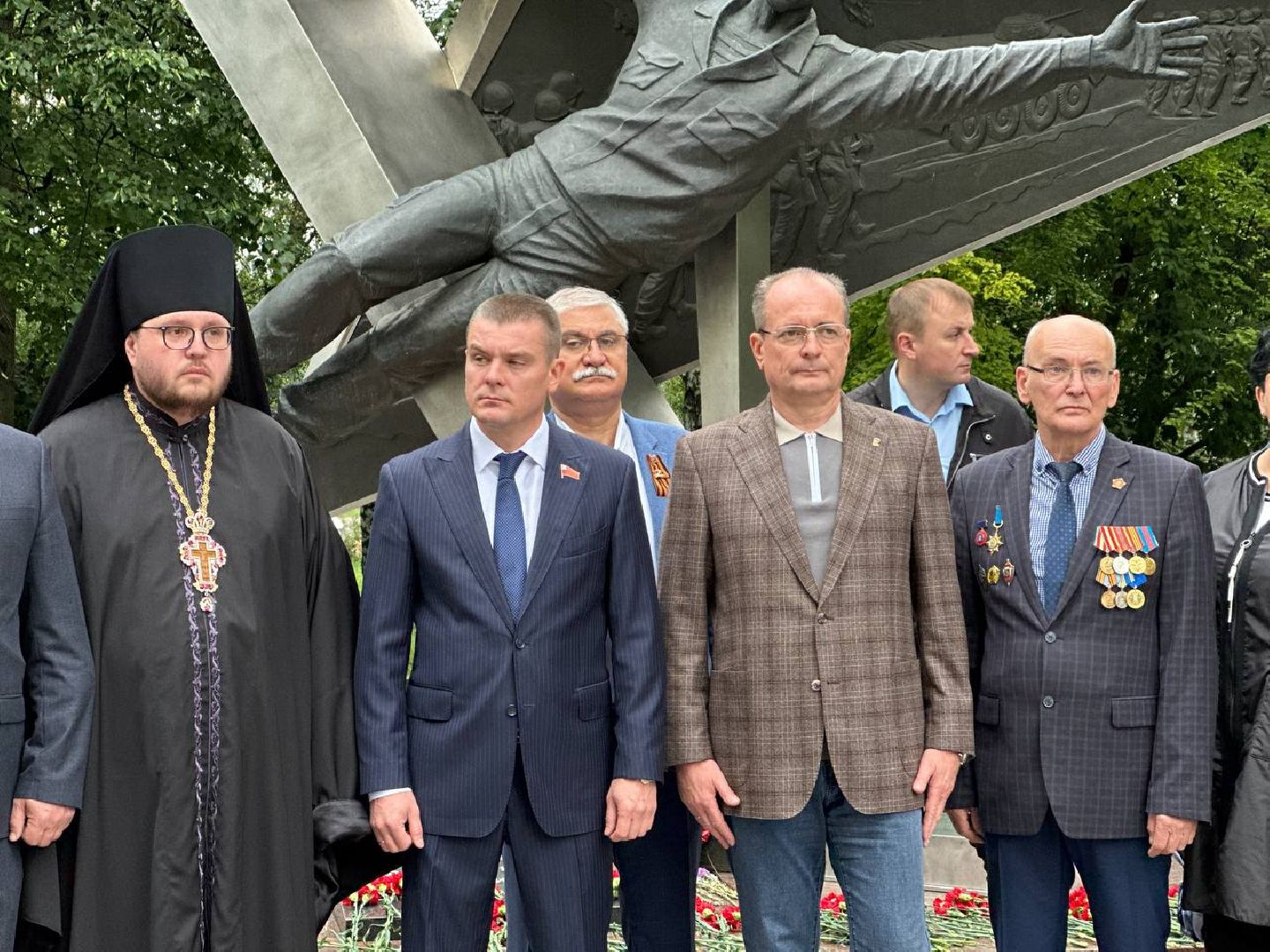 память; воины; видное;