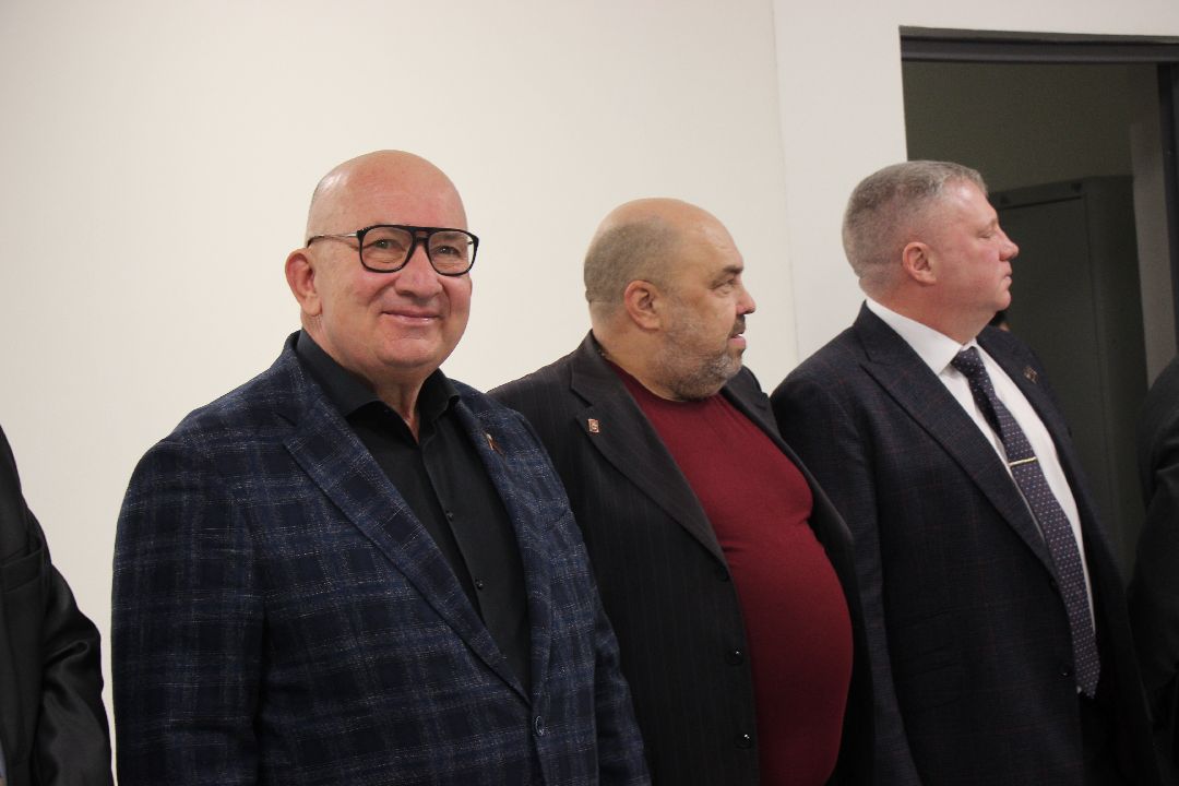 Лобня, города