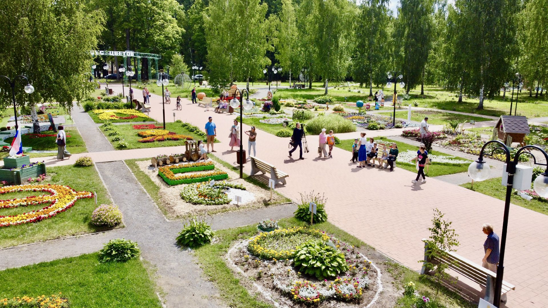 Клин, фестивали, цветы, общество