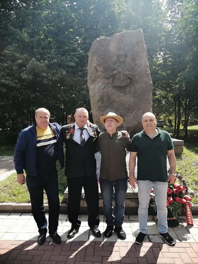 Чехов, ветераны, памятник, цветы, возложение, День ветеранов боевых действий