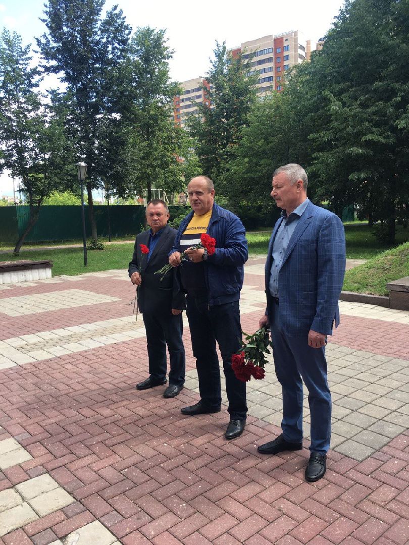 Чехов, ветераны, памятник, цветы, возложение, День ветеранов боевых действий