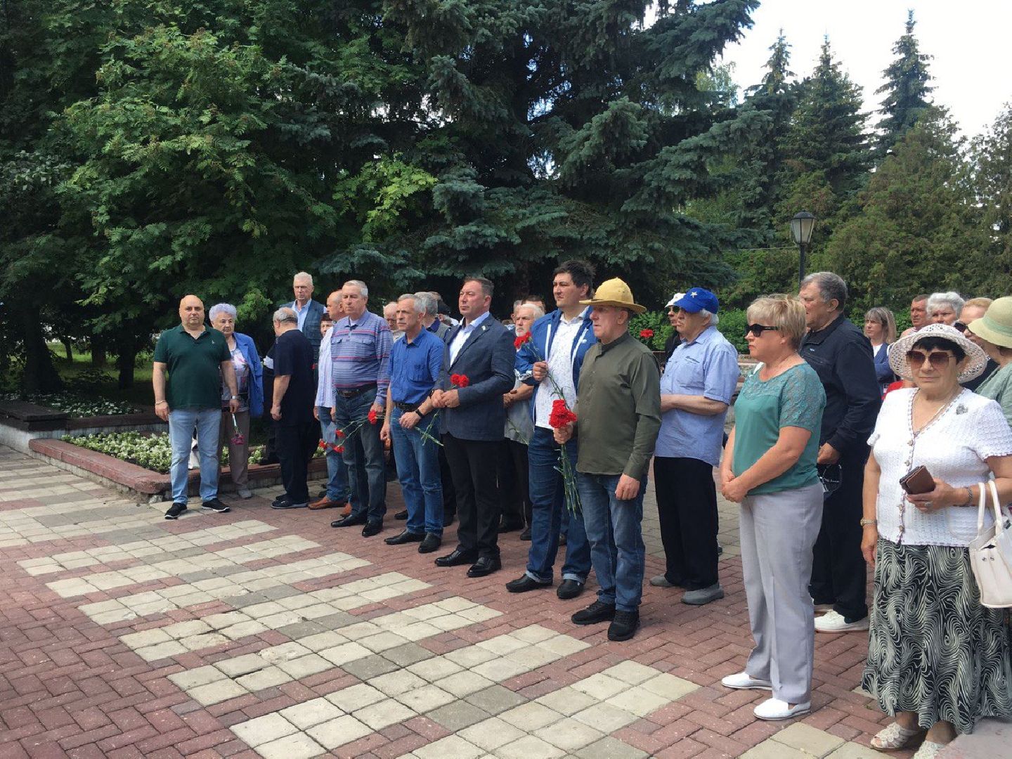 Чехов, ветераны, памятник, цветы, возложение, День ветеранов боевых действий