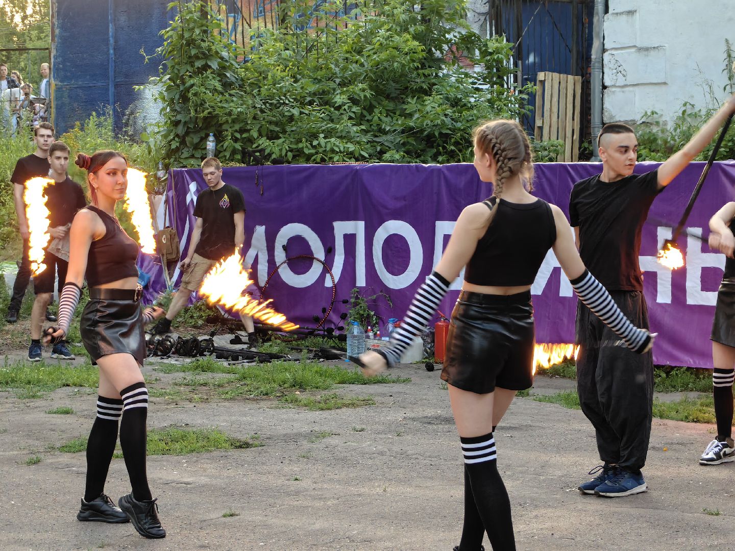 Шоу, артист, сцена, огнемёт, огонь