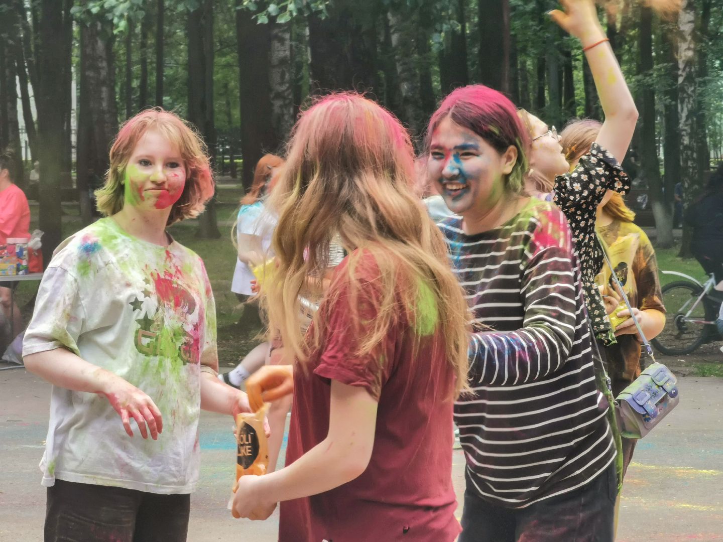 фестиваль красок, лето в подмосковье, парки подмосковья,