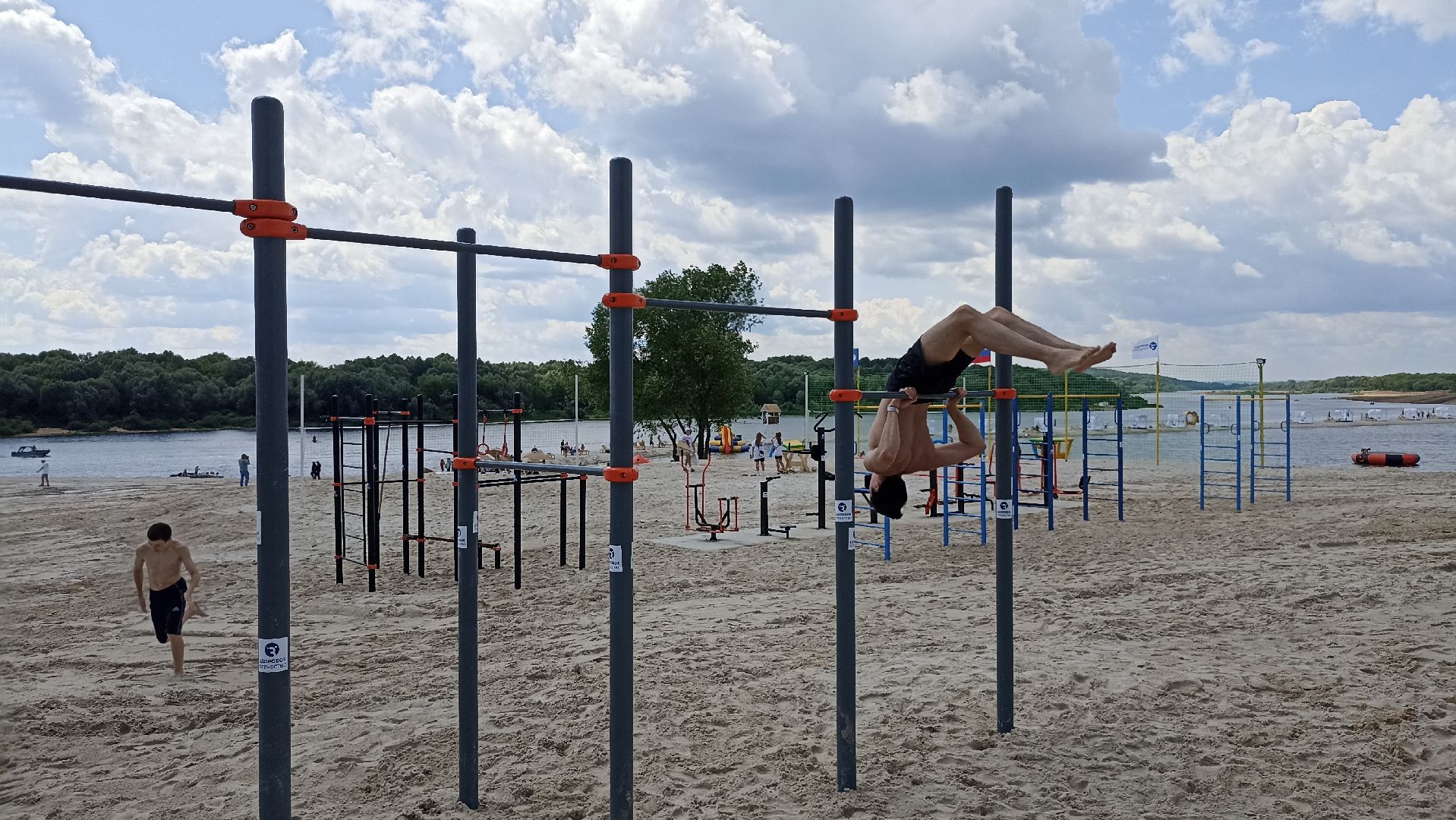 Серпухов, Подмосковье, воркаут, спорт, пляж на Оке, гимнастика, тренажеры, турники