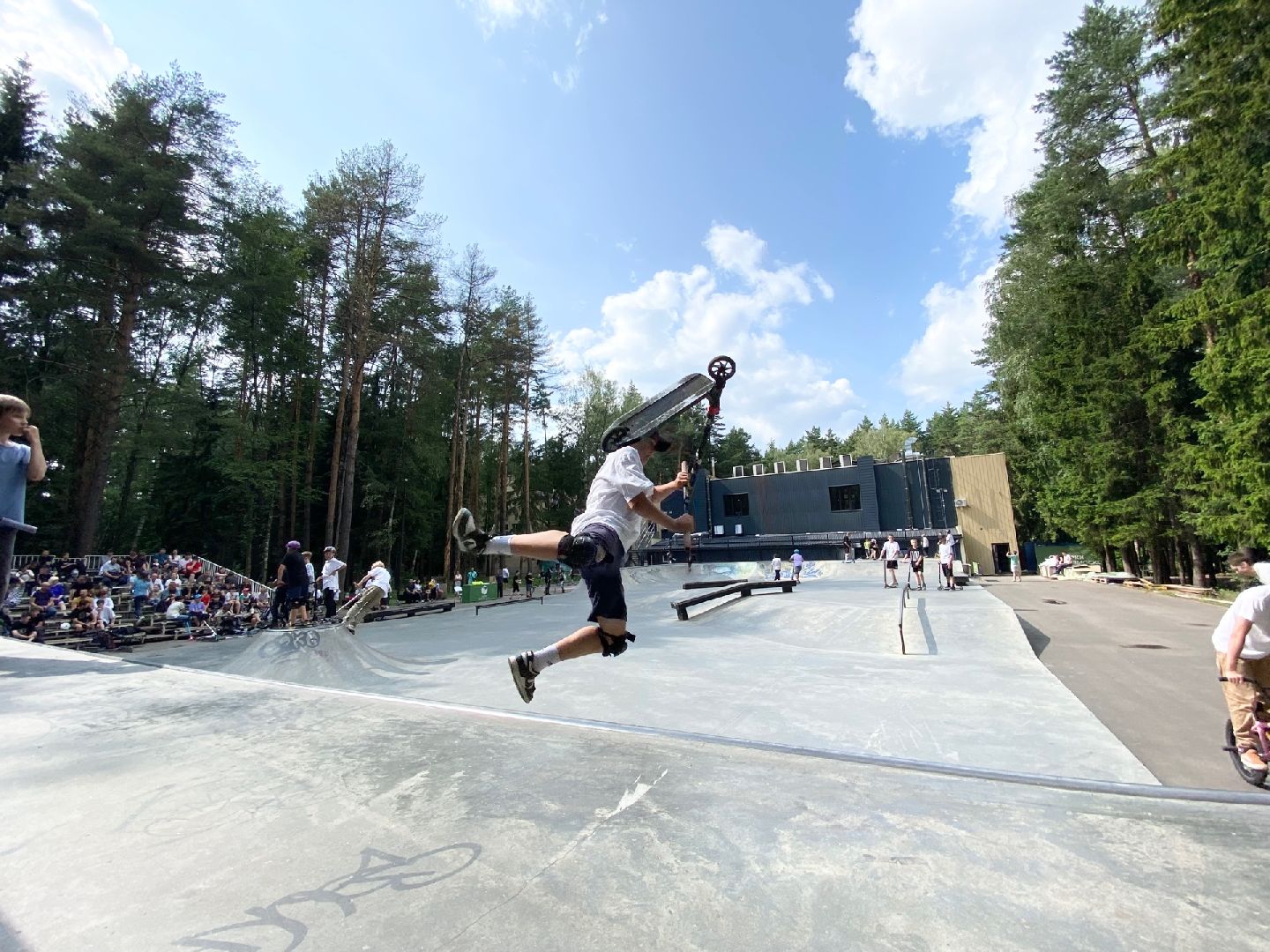 Домодедово, парк Елочки, самокат, велосипед, соревнования