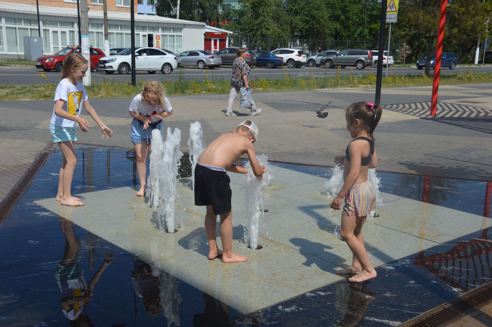 Шатура, фонтан, дети, играют