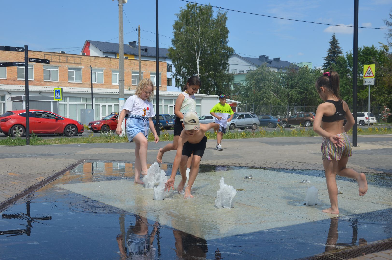 Шатура, фонтан, дети, играют