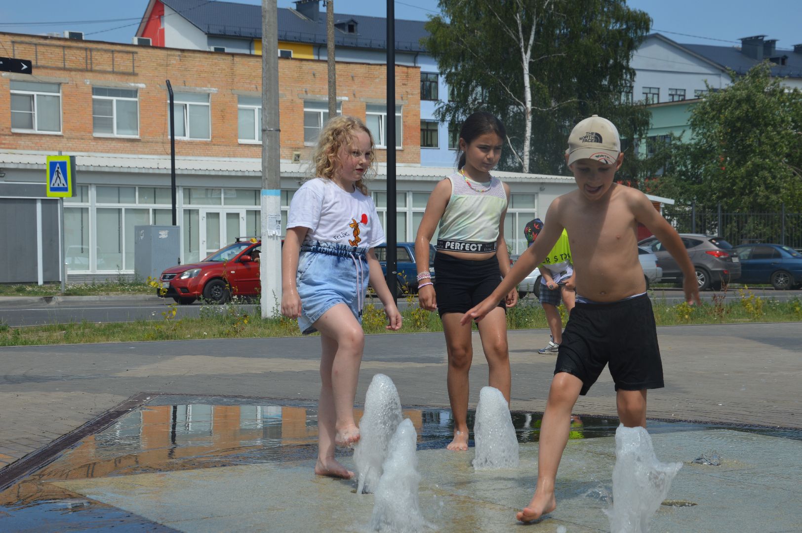 Шатура, фонтан, дети, играют