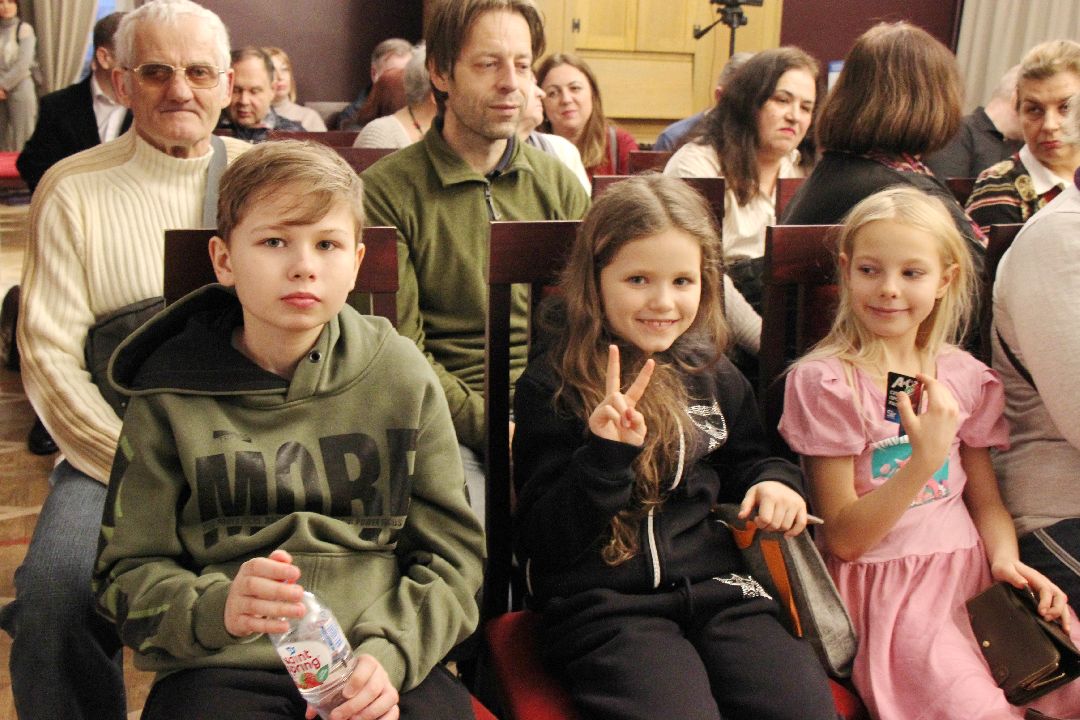 Лобня, города