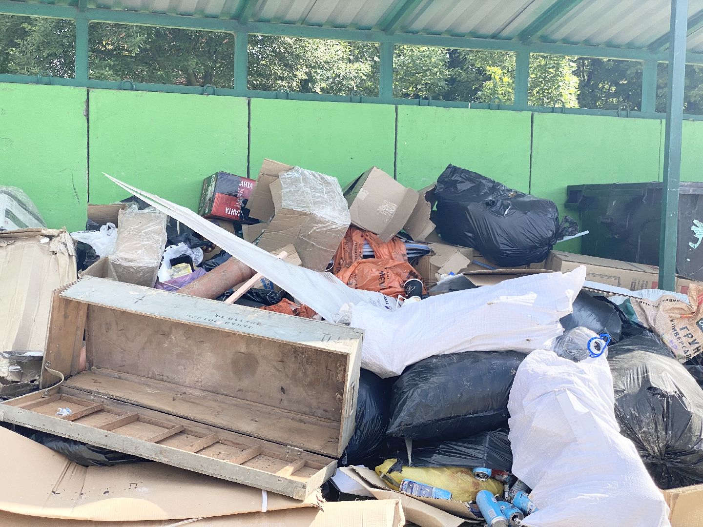 Домодедово, контейнерная площадка, просьба жителей, строительный мусор, крупногабаритный мусор, сортировка отходов, информационные таблички